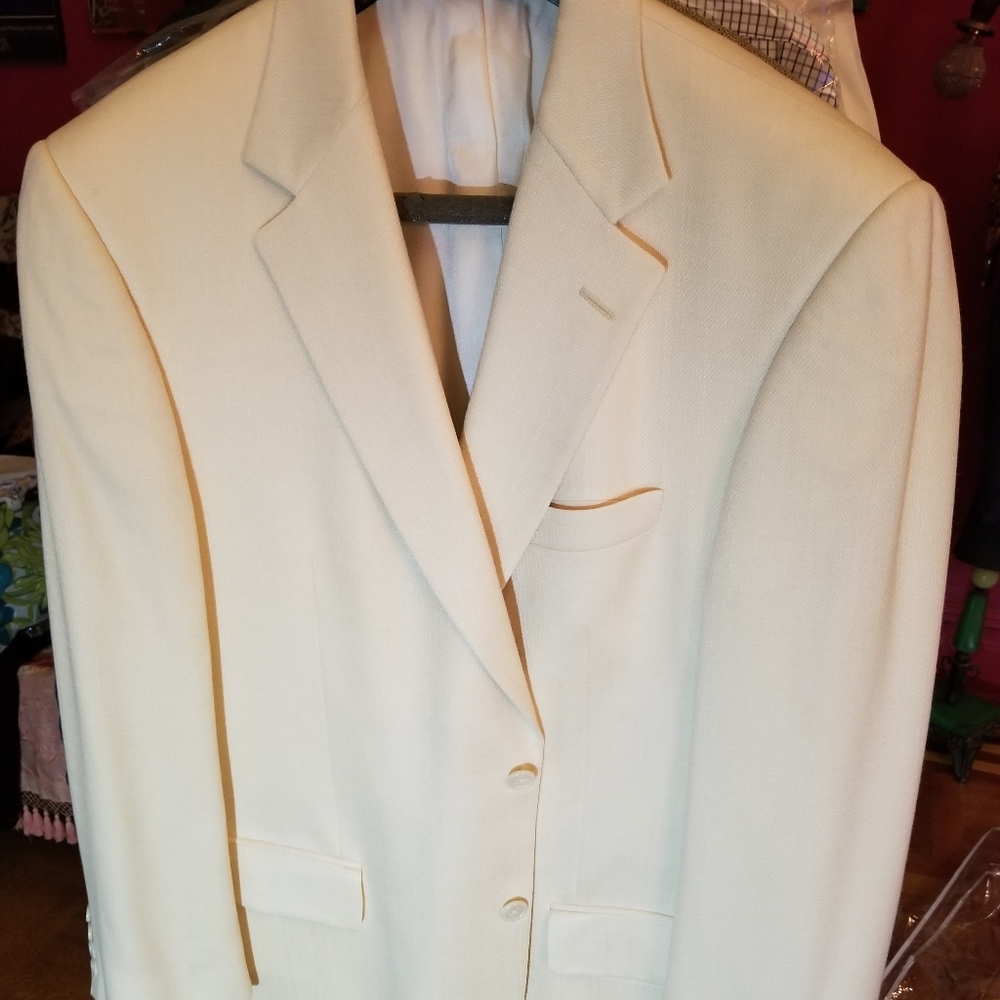 CARROLL &CO BEAUTIFUL SILK JACKET